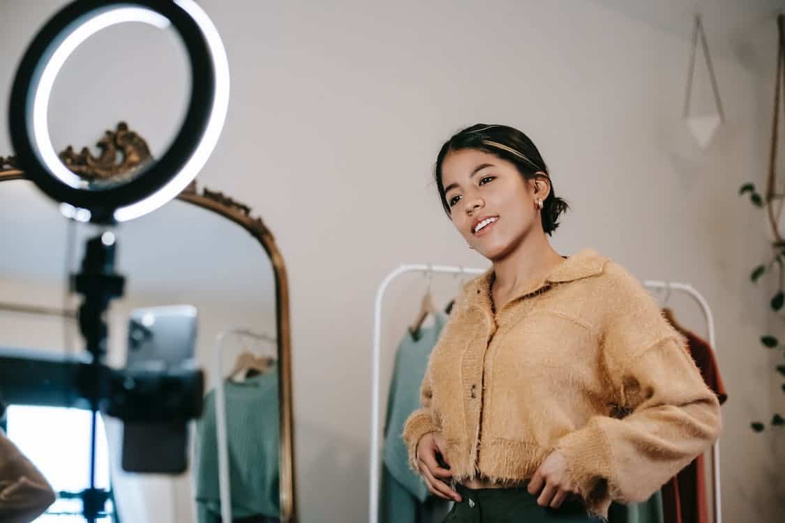 Best Lighting for YouTube Videos